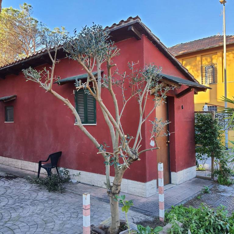 Villa in vendita a Roma, 2 locali, prezzo € 80.000 | CambioCasa.it
