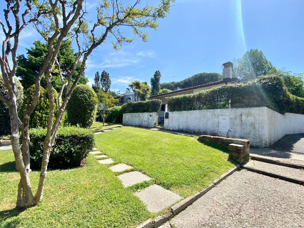 Villa a Schiera in vendita a Roma, 6 locali, zona Zona: 42 . Cassia - Olgiata, prezzo € 499.000 | CambioCasa.it
