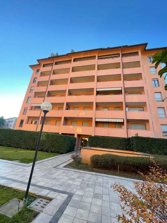 Appartamento in affitto a Monza, 2 locali, zona Zona: 6 . Triante, San Fruttuoso, Taccona, prezzo € 800 | CambioCasa.it