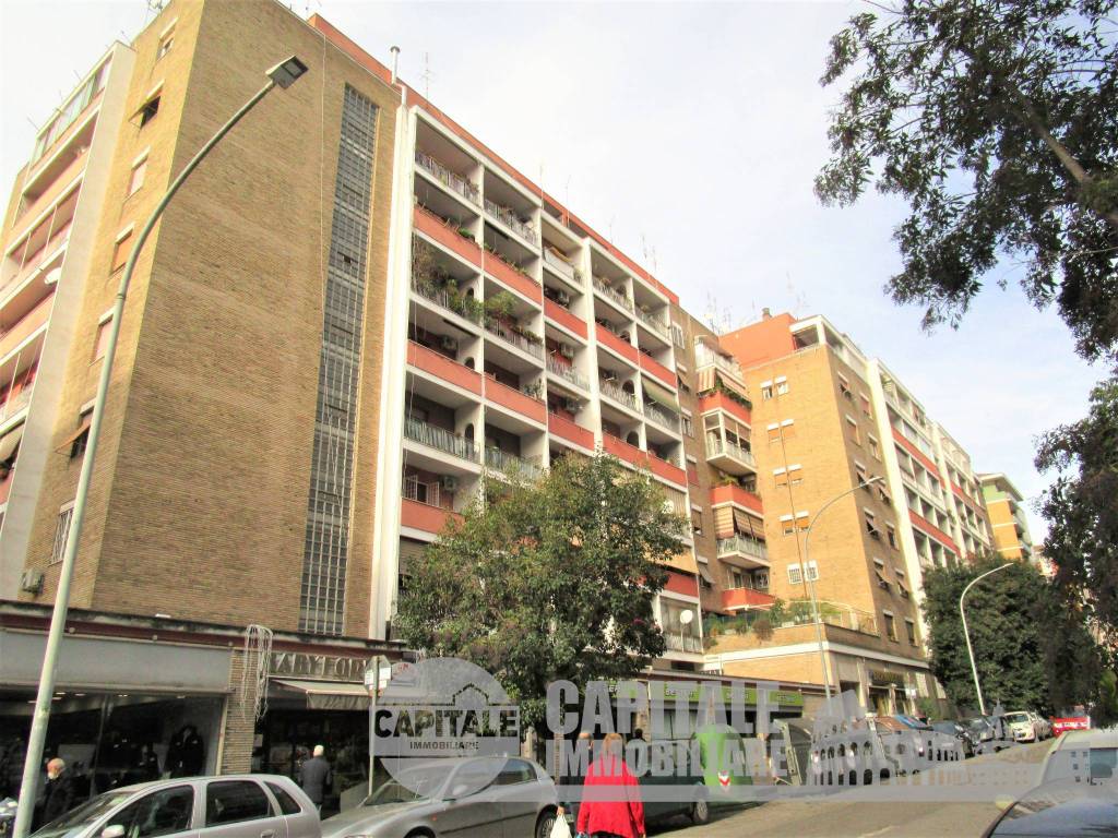 Appartamento in vendita a Roma, 3 locali, zona Zona: 19 . Colombo, Garbatella, Navigatori, Omboni, prezzo € 395.000 | CambioCasa.it