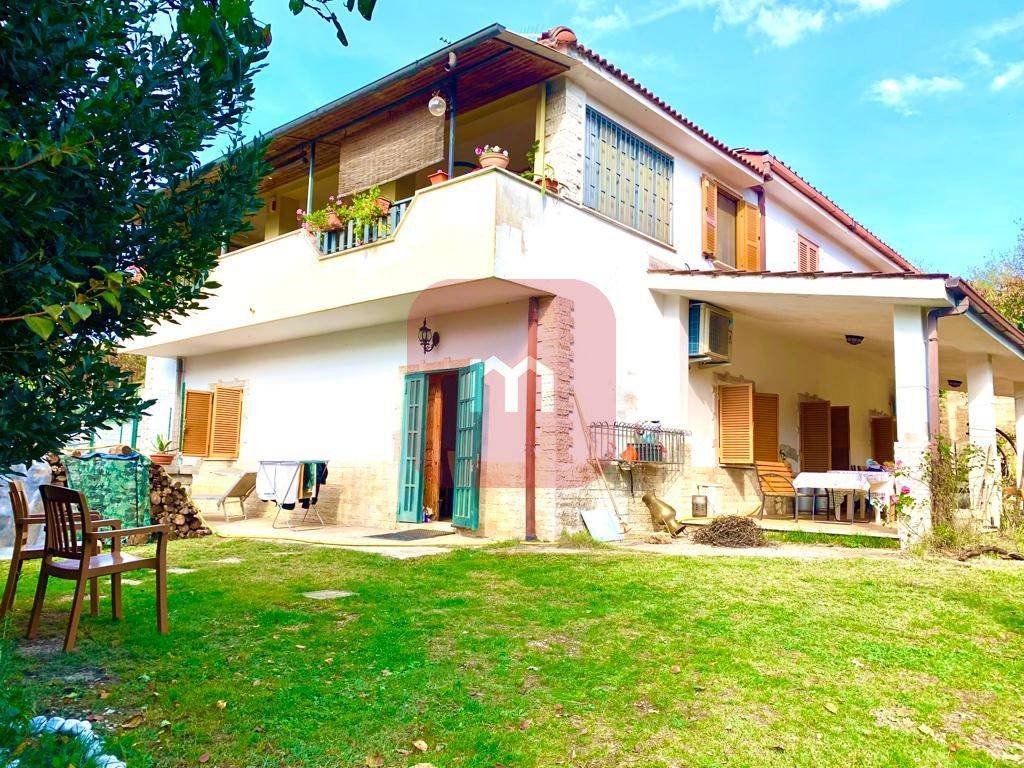 Villa in vendita a Labico, 4 locali, prezzo € 143.000 | CambioCasa.it