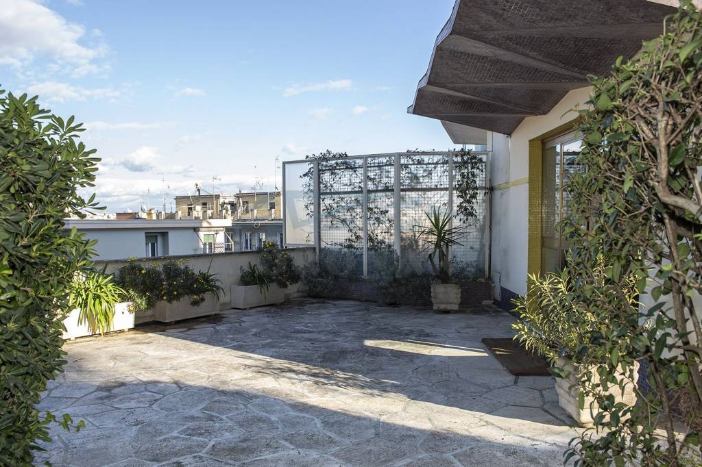 Appartamento in vendita a Roma, 5 locali, zona Zona: 25 . Trastevere - Testaccio, prezzo € 1.280.000 | CambioCasa.it