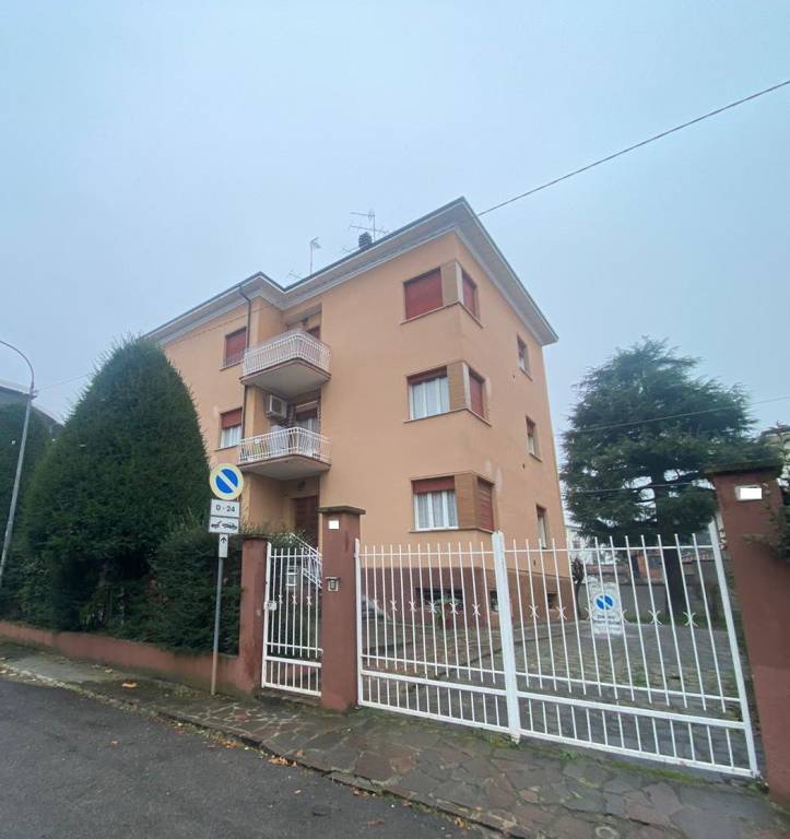 Appartamento in vendita a Sassuolo, 5 locali, prezzo € 210.000 | PortaleAgenzieImmobiliari.it
