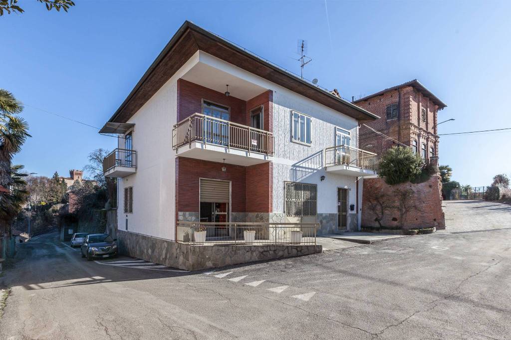 Villa in vendita a Cinzano, 6 locali, prezzo € 160.000 | PortaleAgenzieImmobiliari.it