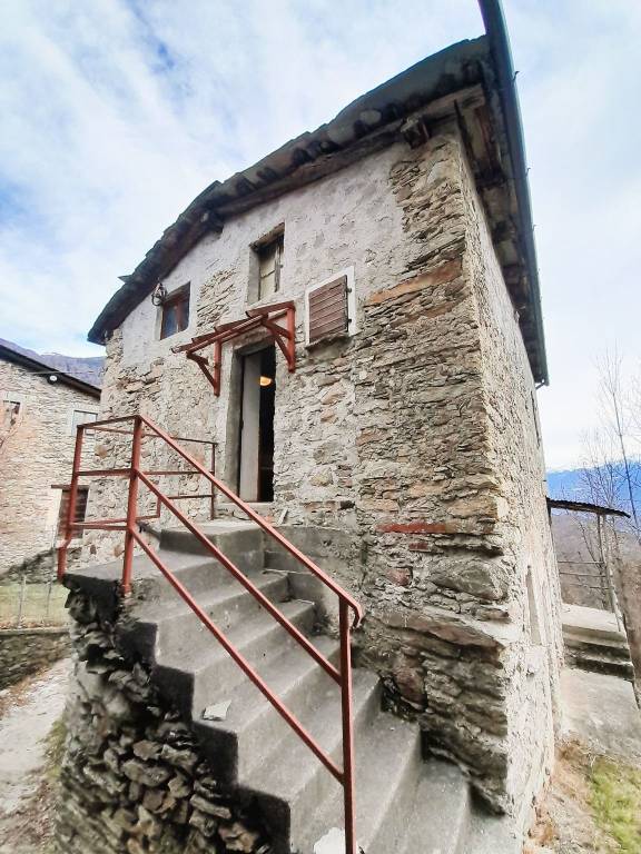 Appartamento in vendita a Montagna in Valtellina, 3 locali, prezzo € 29.000 | CambioCasa.it