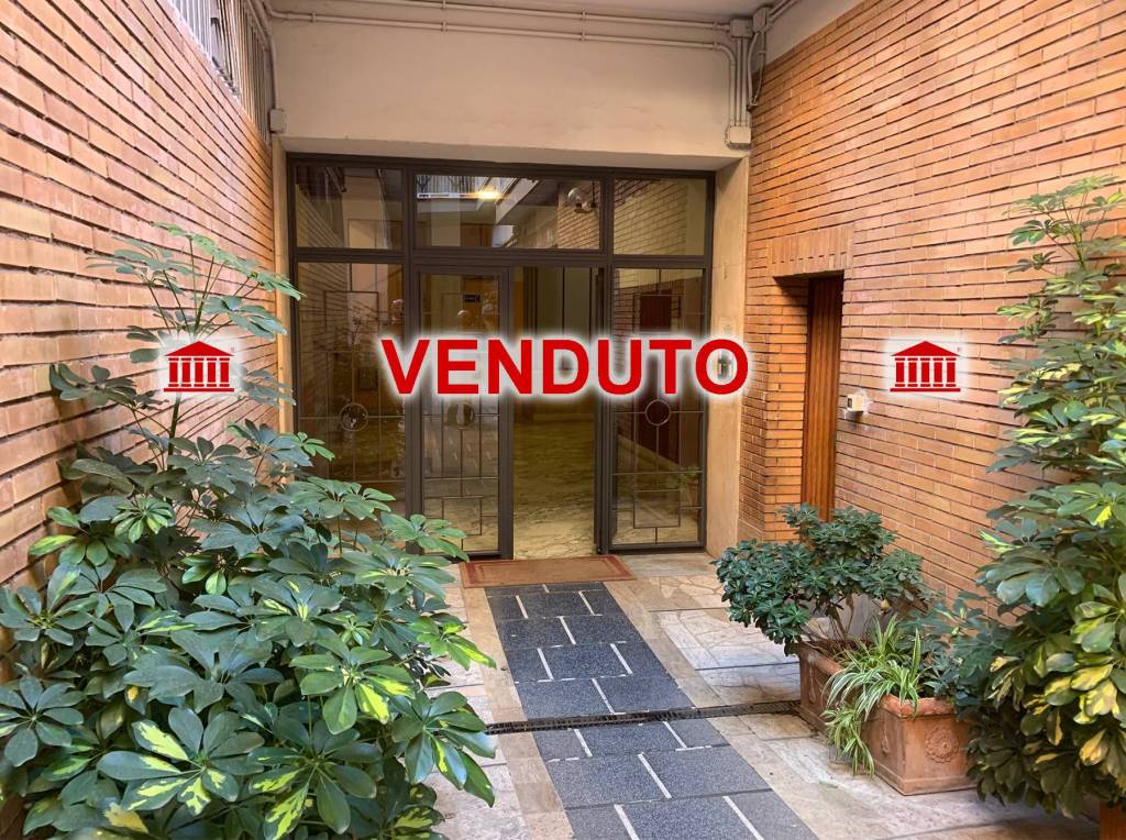 Appartamento in vendita a Roma, 4 locali, zona Zona: 16 . Appia nuova - Alberone - Colli Albani, prezzo € 295.000 | CambioCasa.it
