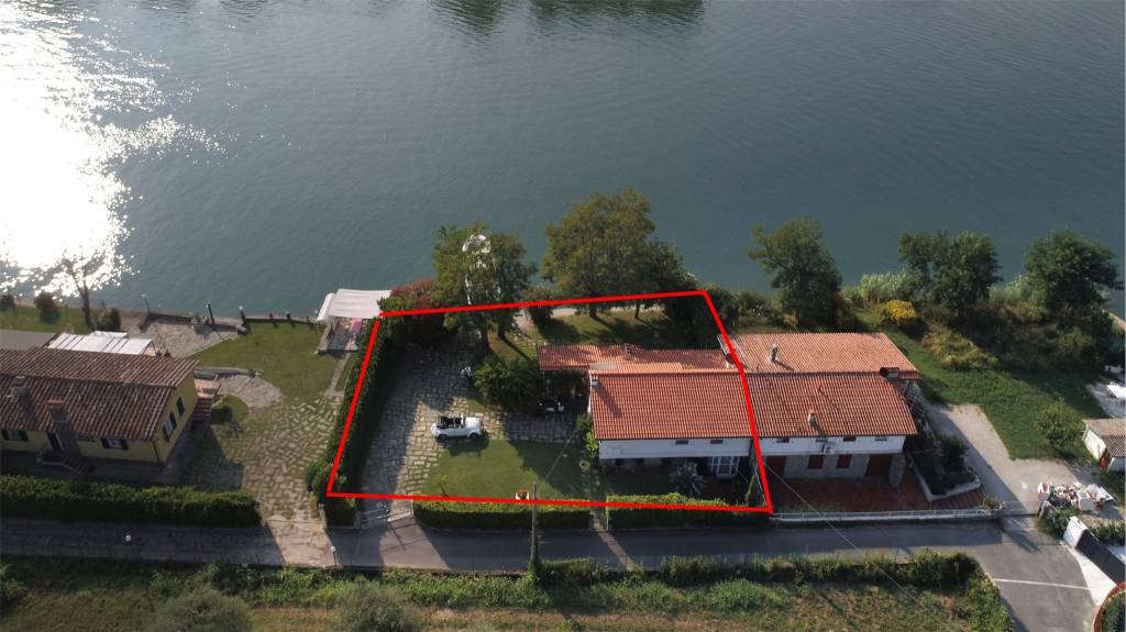 Villa in vendita a Ameglia, 5 locali, prezzo € 650.000 | PortaleAgenzieImmobiliari.it