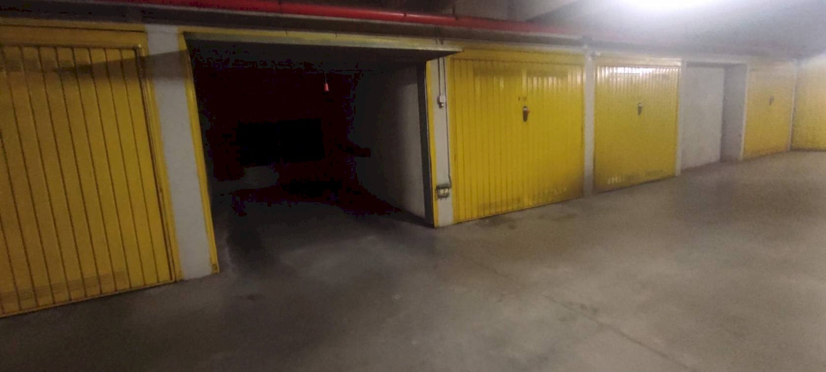Box / Garage in vendita a Cuneo