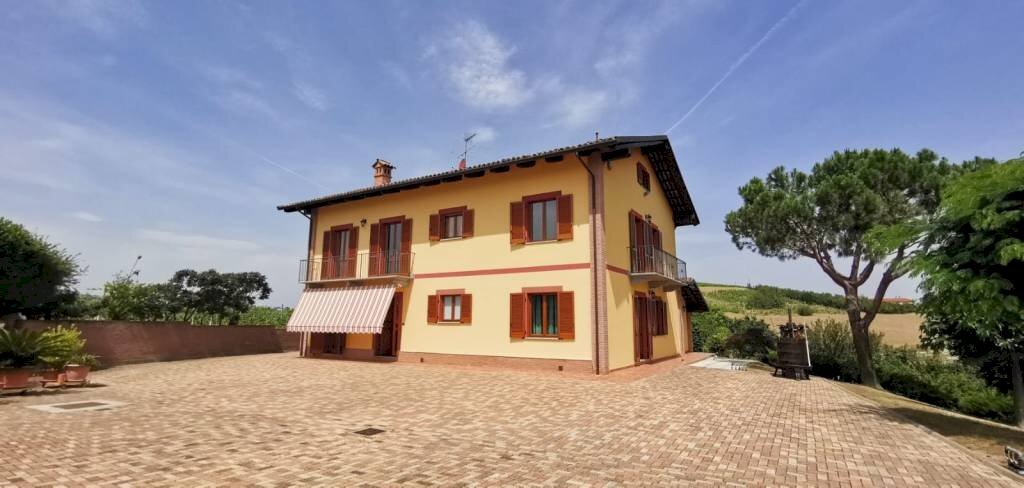 Villa in Vendita a San Marzano Oliveto