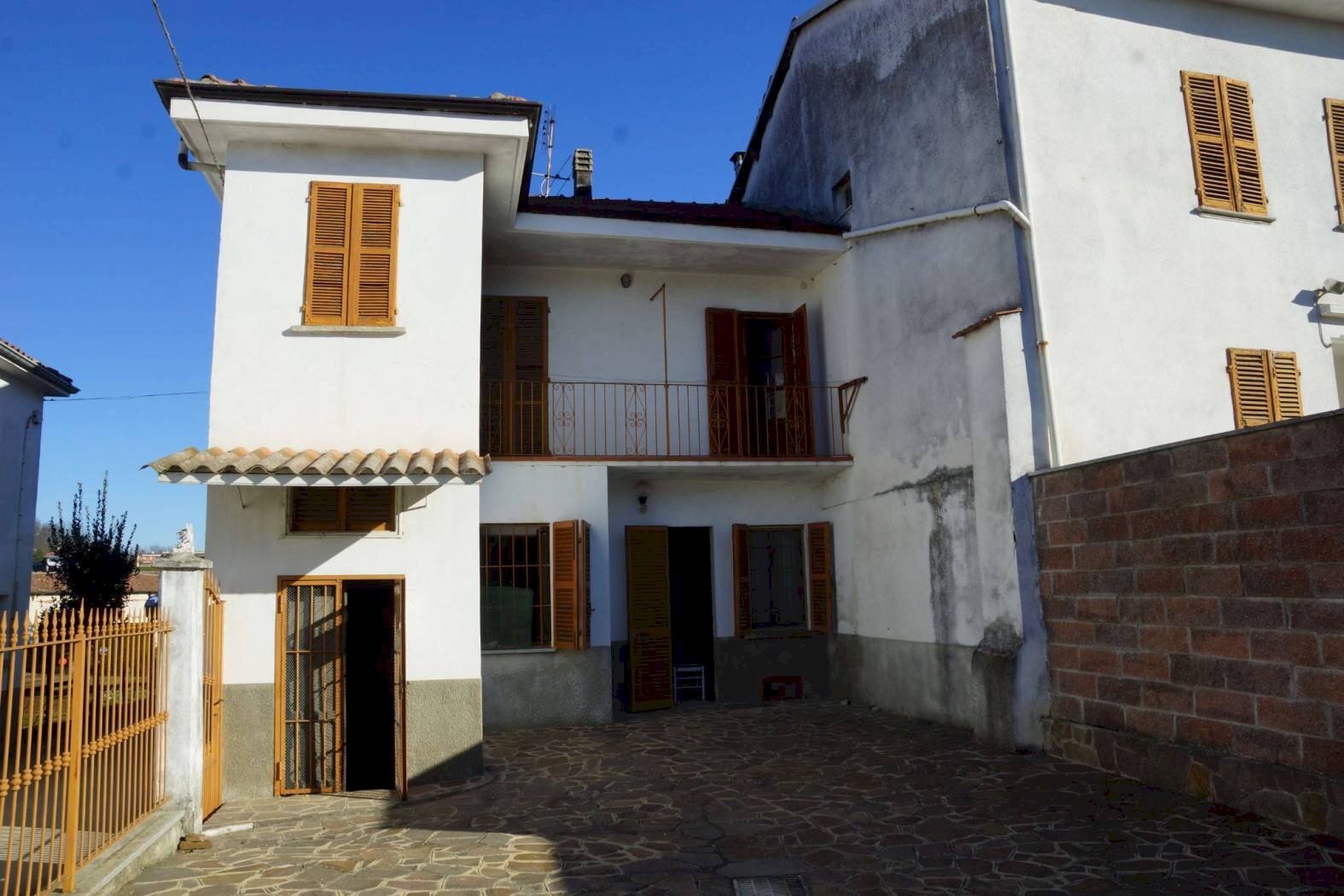 Villa a Schiera in Vendita a Montegrosso d'Asti