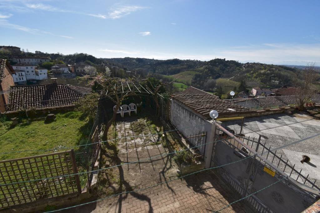Villa in Vendita a Rocca d'Arazzo
