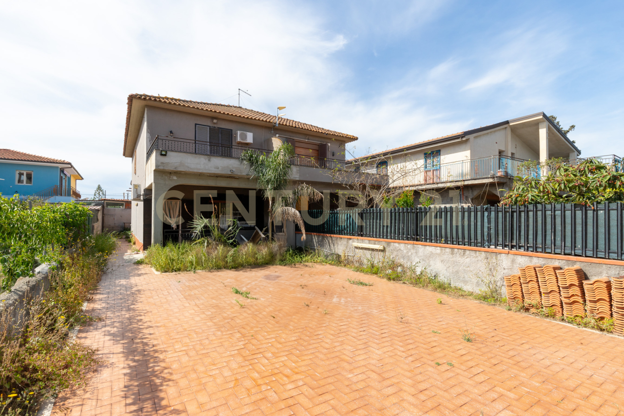 Villa in vendita a Catania, 4 locali, prezzo € 88.000 | PortaleAgenzieImmobiliari.it