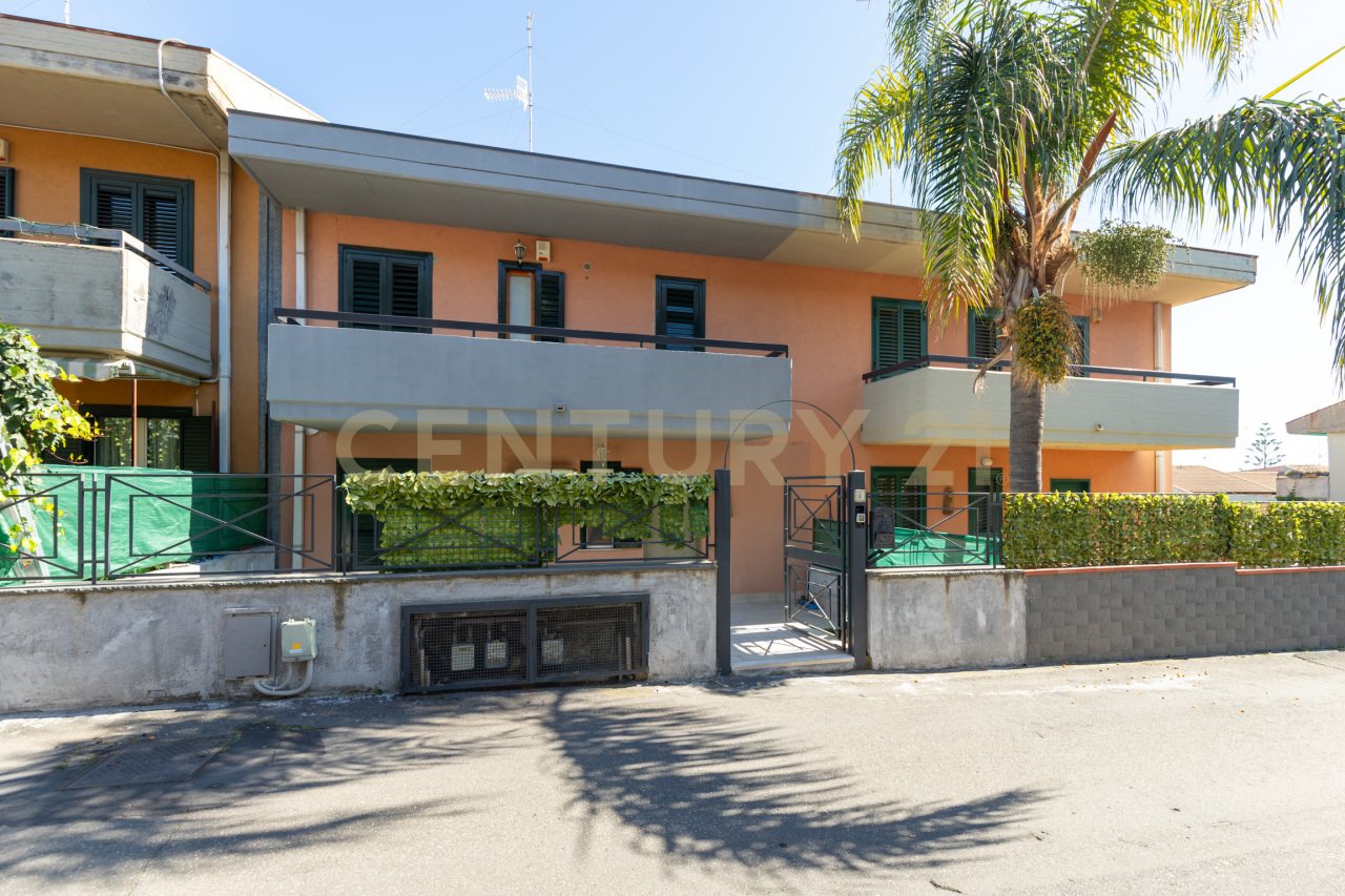 Villa a Schiera in vendita a Aci Catena, 6 locali, prezzo € 280.000 | PortaleAgenzieImmobiliari.it