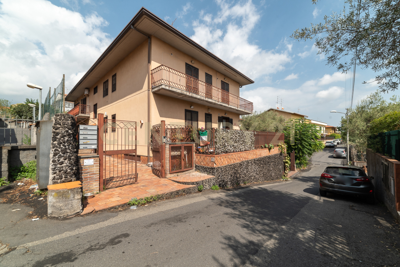 Appartamento in vendita a Nicolosi, 4 locali, prezzo € 100.000 | PortaleAgenzieImmobiliari.it