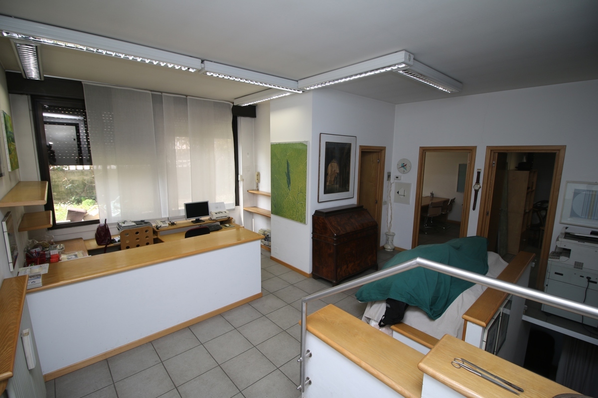 Ufficio / Studio in vendita a Erba, 7 locali, prezzo € 240.000 | PortaleAgenzieImmobiliari.it