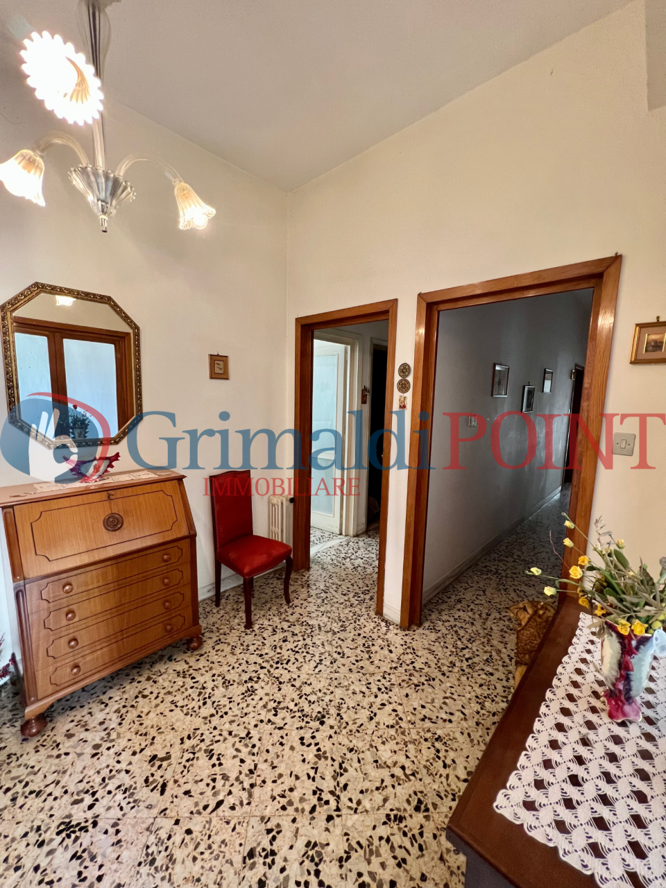 Appartamento in vendita a Lecce, 7 locali, prezzo € 150.000 | PortaleAgenzieImmobiliari.it