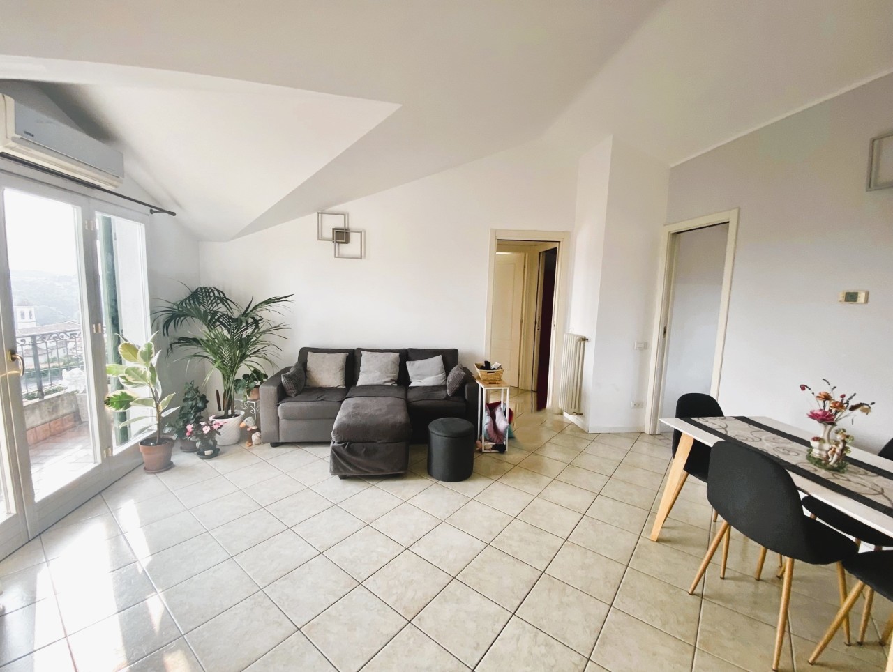Appartamento in vendita a San Fermo della Battaglia, 5 locali, prezzo € 235.000 | PortaleAgenzieImmobiliari.it