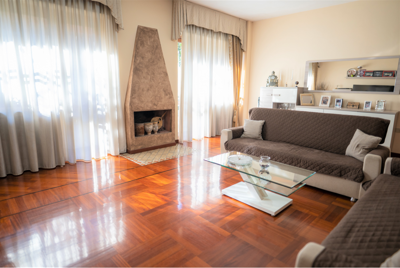 Villa a Schiera in vendita a Colleferro, 7 locali, prezzo € 295.000 | PortaleAgenzieImmobiliari.it