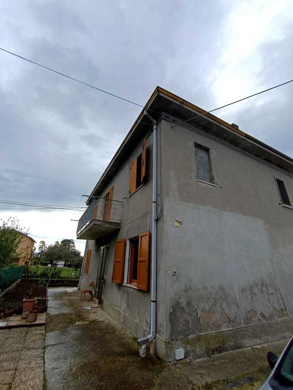 Villa a Schiera in vendita a Santarcangelo di Romagna, 5 locali, prezzo € 180.000 | PortaleAgenzieImmobiliari.it