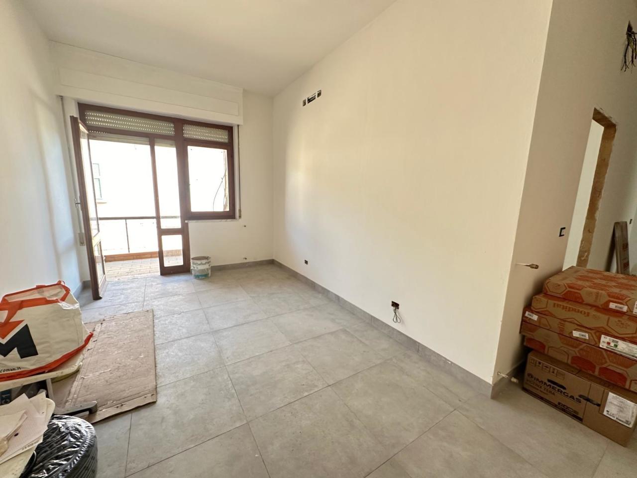 Appartamento in vendita a Ortonovo, 4 locali, prezzo € 120.000 | PortaleAgenzieImmobiliari.it