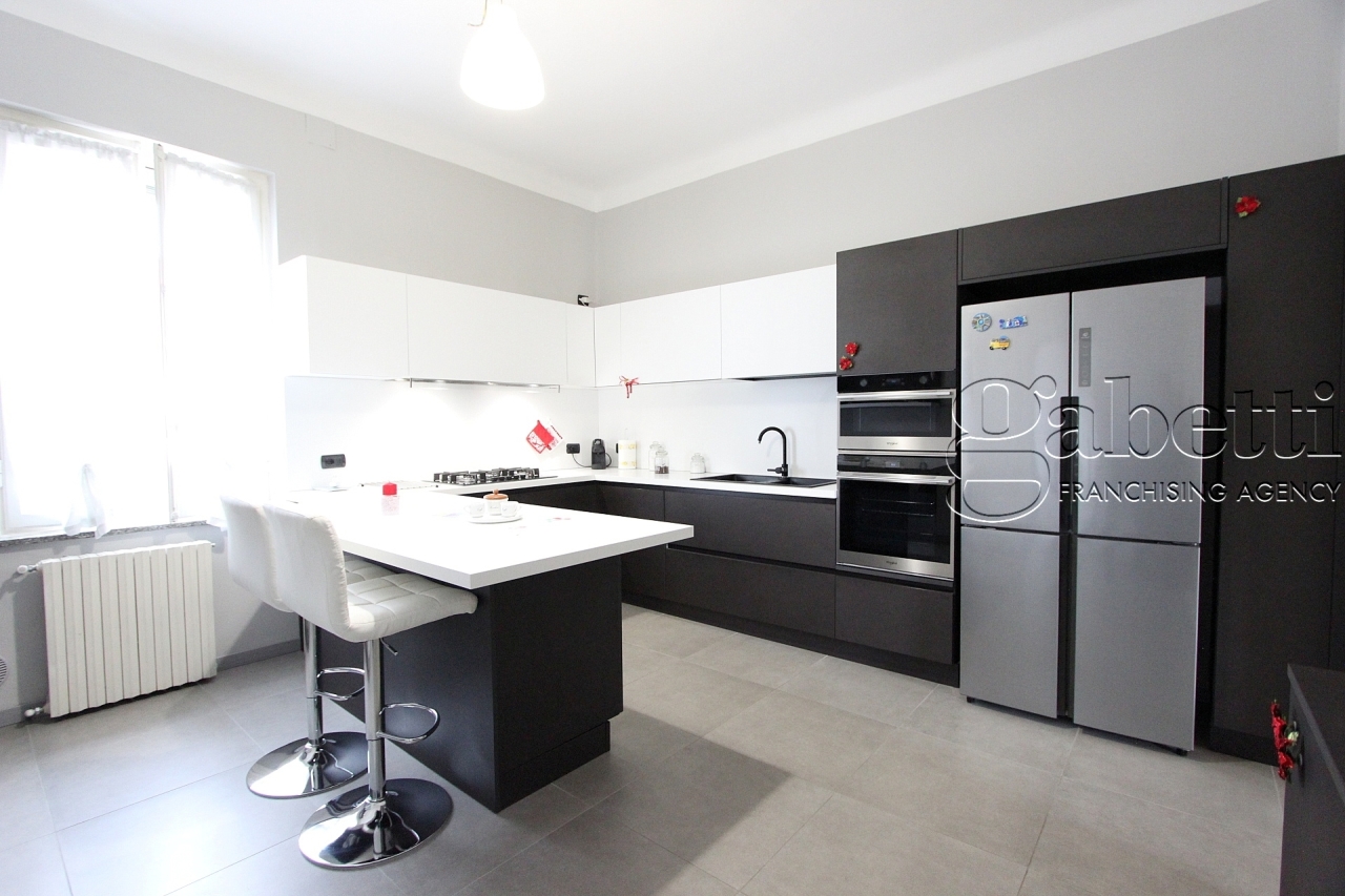 Appartamento in vendita a Nerviano, 4 locali, prezzo € 135.000 | PortaleAgenzieImmobiliari.it