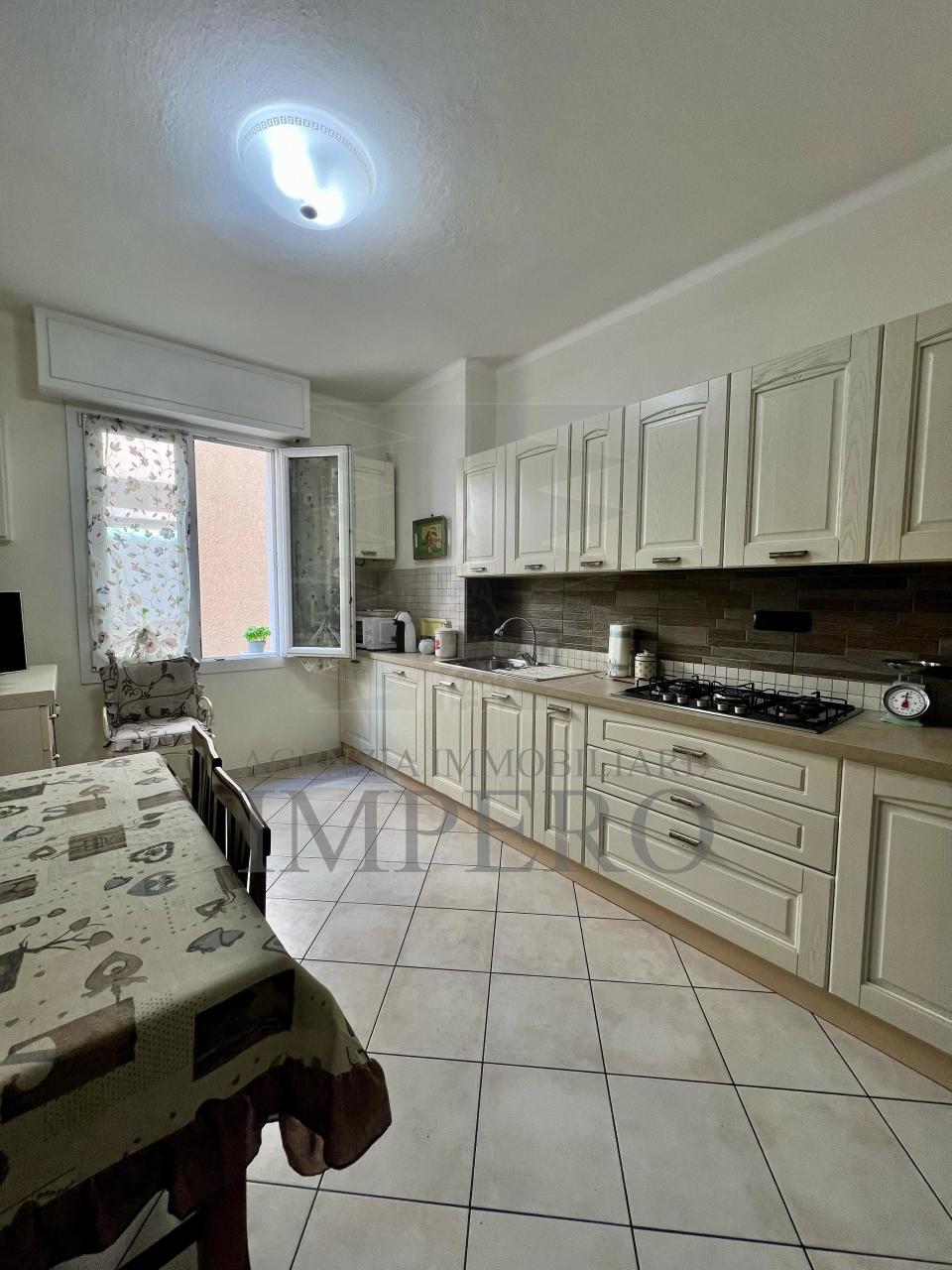 Appartamento in vendita a Bordighera, 6 locali, prezzo € 275.000 | PortaleAgenzieImmobiliari.it