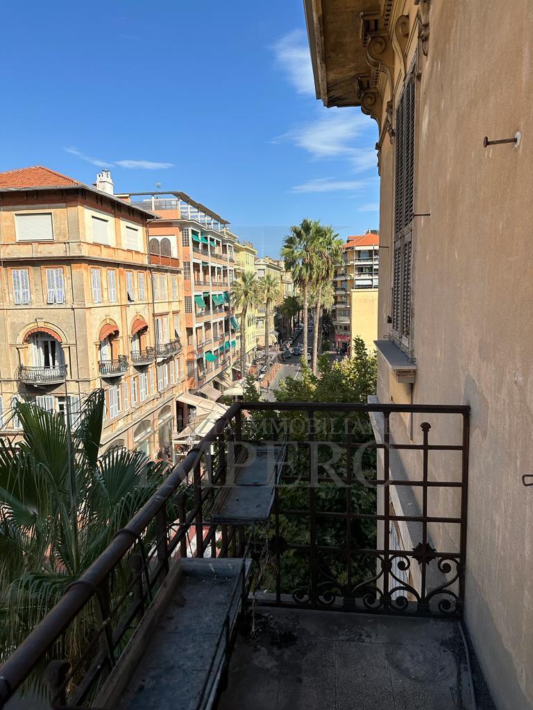 Appartamento in vendita a Ventimiglia, 6 locali, prezzo € 248.000 | PortaleAgenzieImmobiliari.it