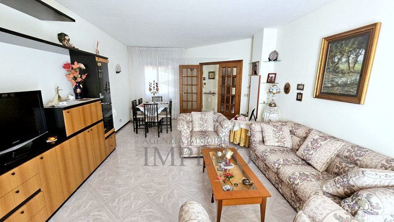 Appartamento in vendita a Bordighera, 4 locali, prezzo € 300.000 | PortaleAgenzieImmobiliari.it