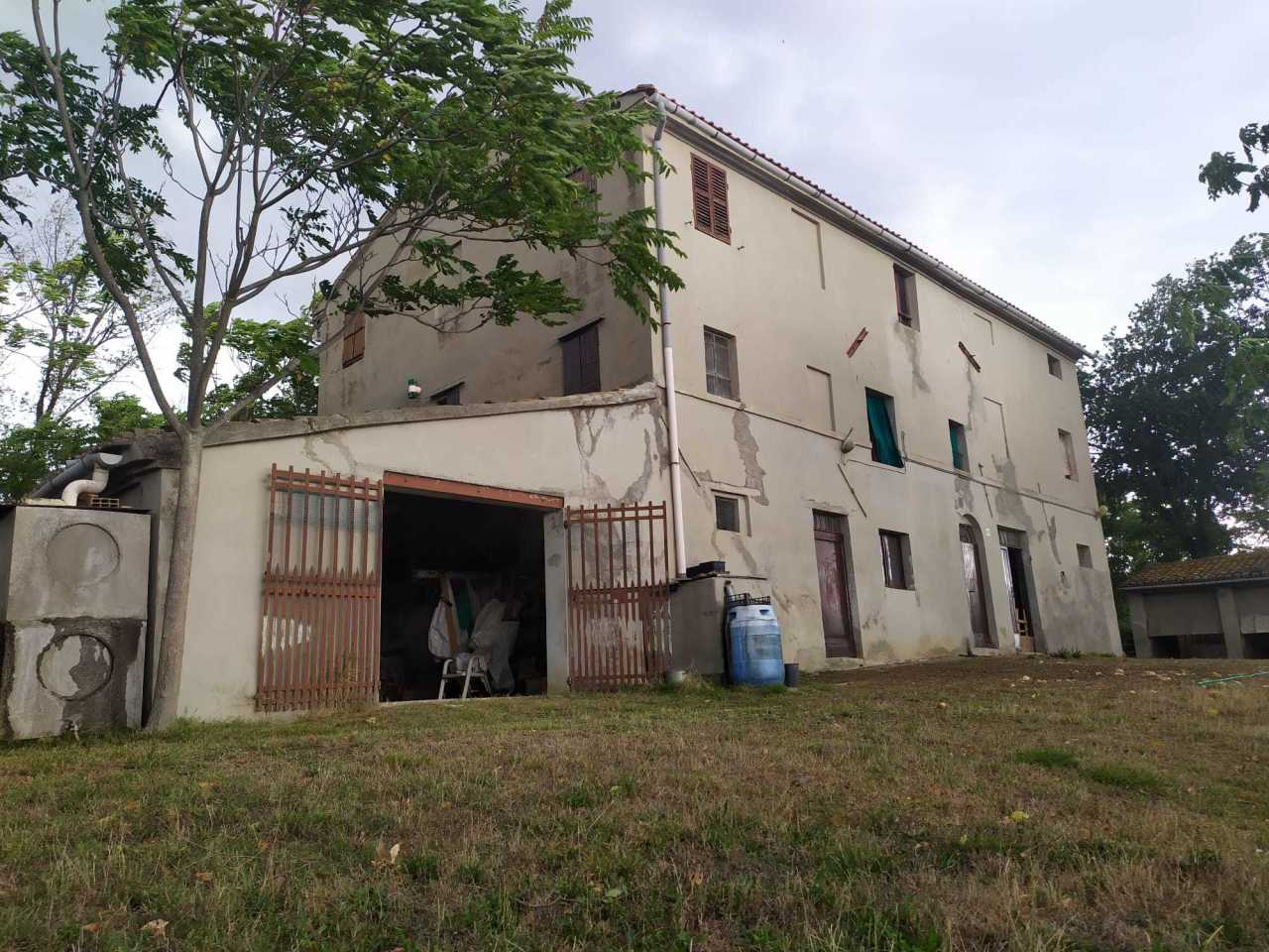Rustico / Casale in vendita a Morro d'Alba