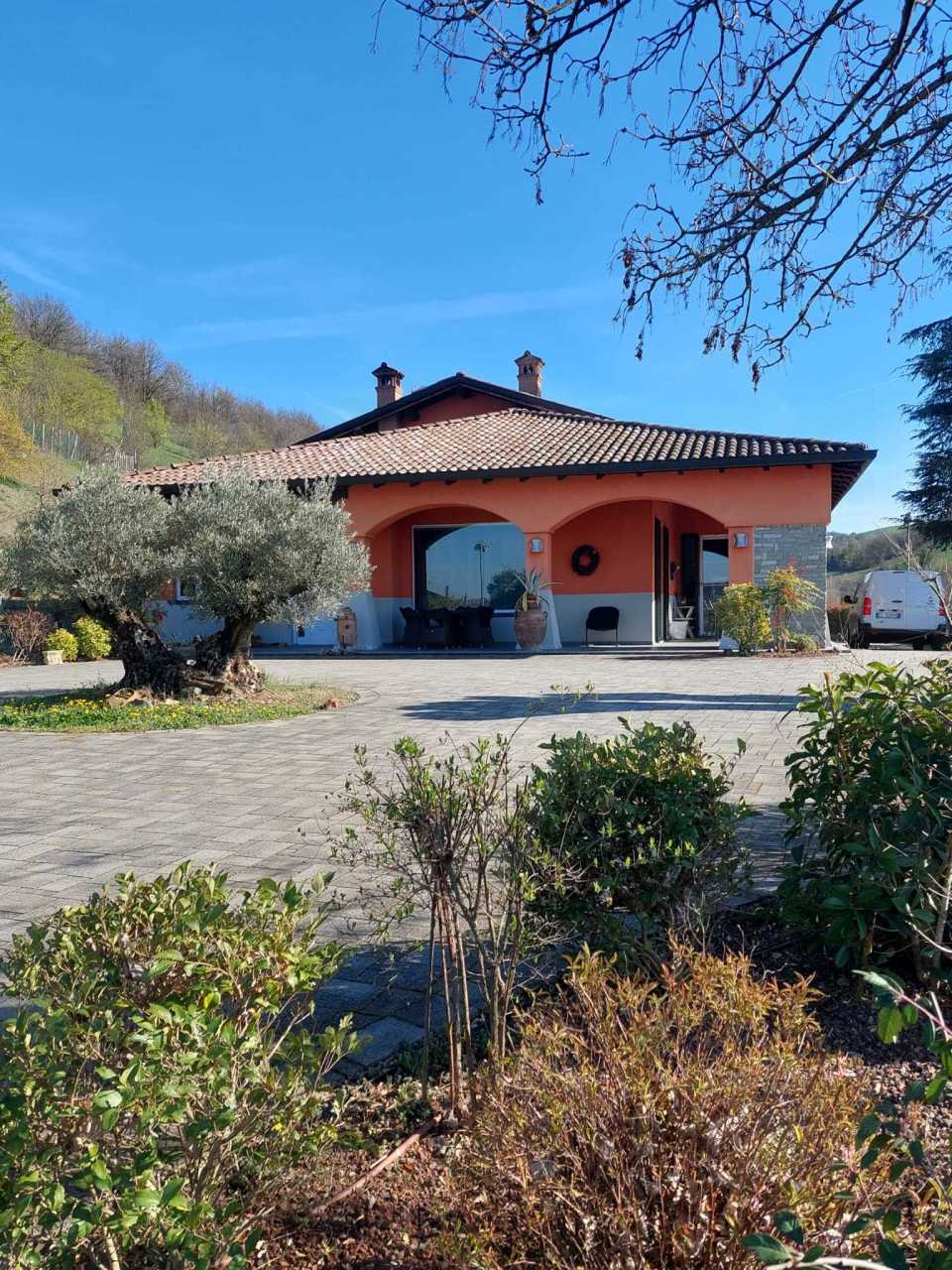 Villa in vendita a Fornovo di Taro, 13 locali, prezzo € 695.000 | PortaleAgenzieImmobiliari.it