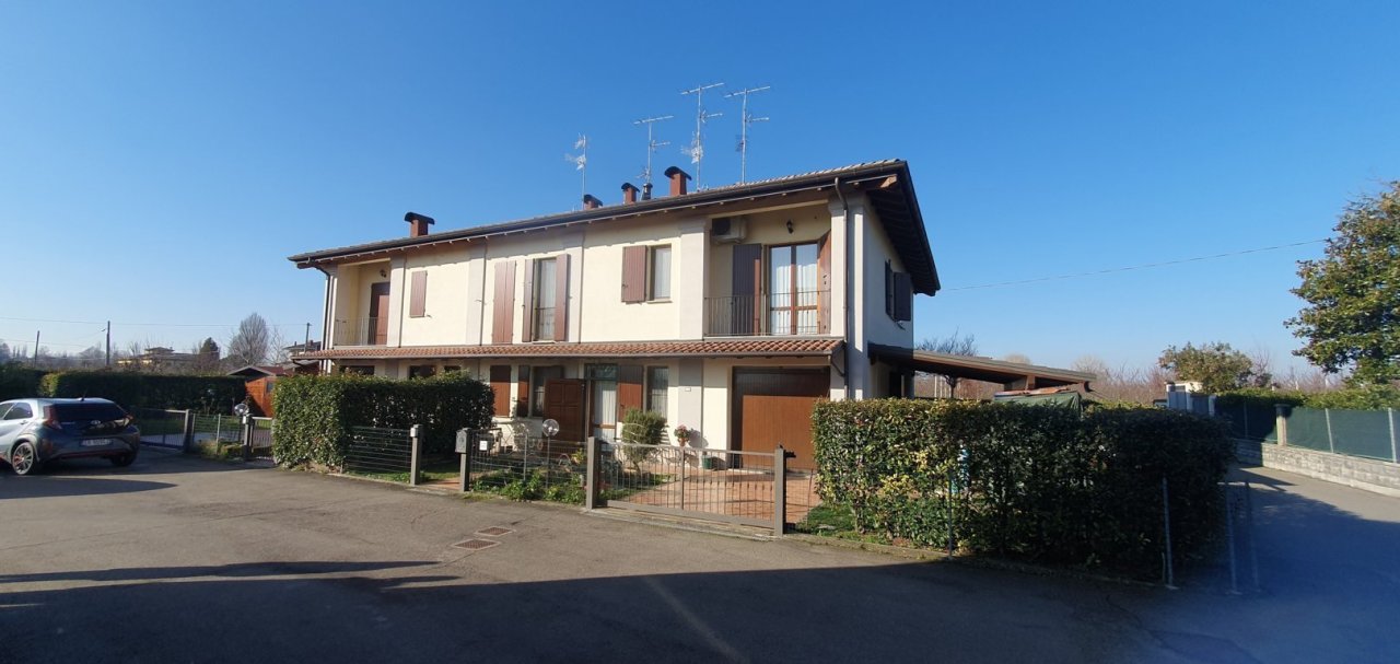 Villa a Schiera in vendita a Castelfranco Emilia, 6 locali, prezzo € 255.000 | PortaleAgenzieImmobiliari.it