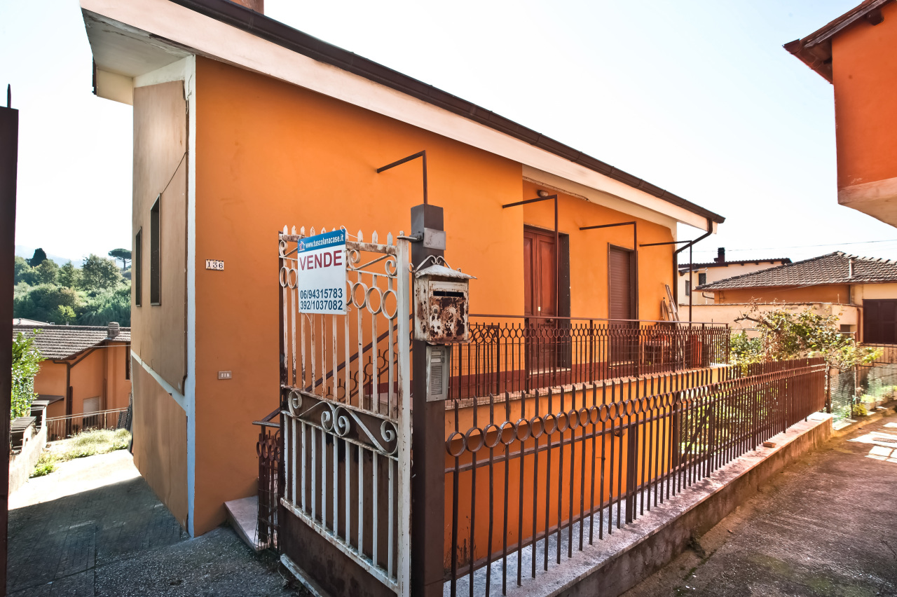 Appartamento in vendita a Grottaferrata, 7 locali, prezzo € 270.000 | PortaleAgenzieImmobiliari.it