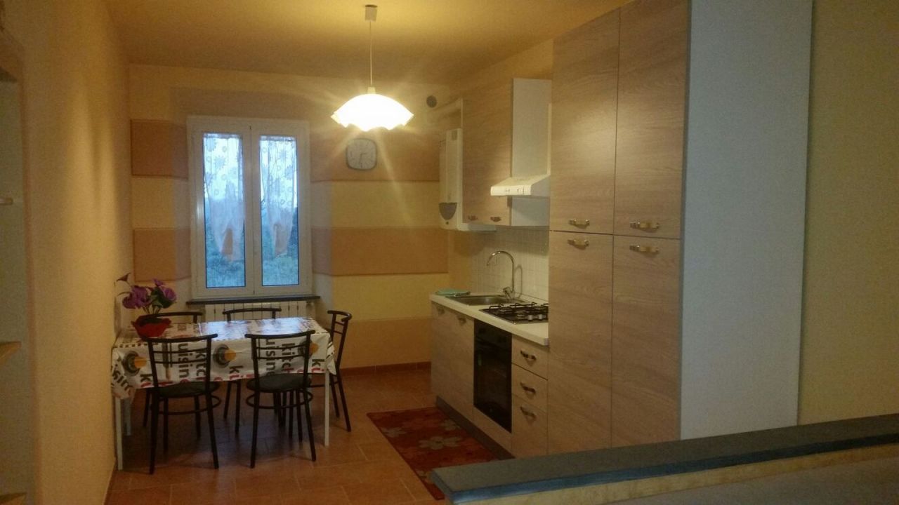 Appartamento in affitto a Aulla, 2 locali, prezzo € 1.000 | PortaleAgenzieImmobiliari.it