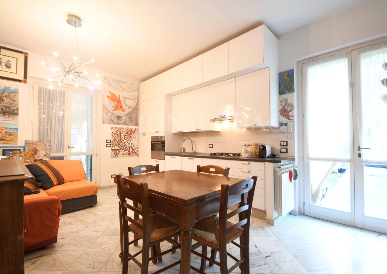 Appartamento in vendita a Sarzana, 2 locali, prezzo € 190.000 | PortaleAgenzieImmobiliari.it