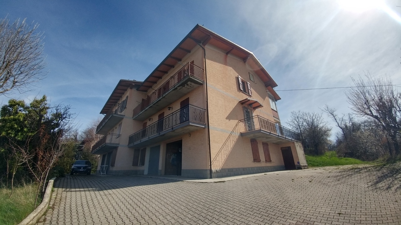Appartamento in vendita a Zocca, 5 locali, prezzo € 116.000 | PortaleAgenzieImmobiliari.it