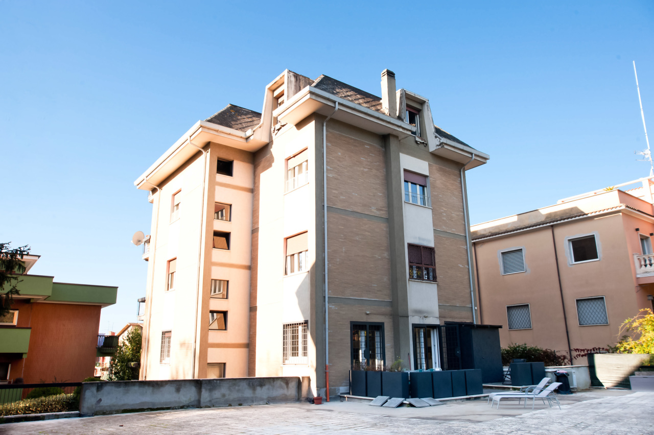 Appartamento in vendita a Grottaferrata, 6 locali, prezzo € 319.000 | PortaleAgenzieImmobiliari.it