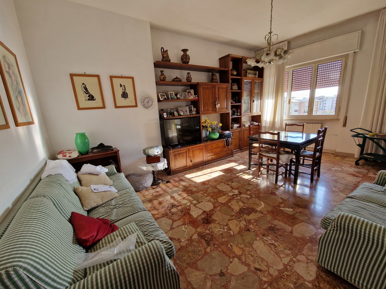 Appartamento in vendita a Lucca, 5 locali, prezzo € 185.000 | PortaleAgenzieImmobiliari.it