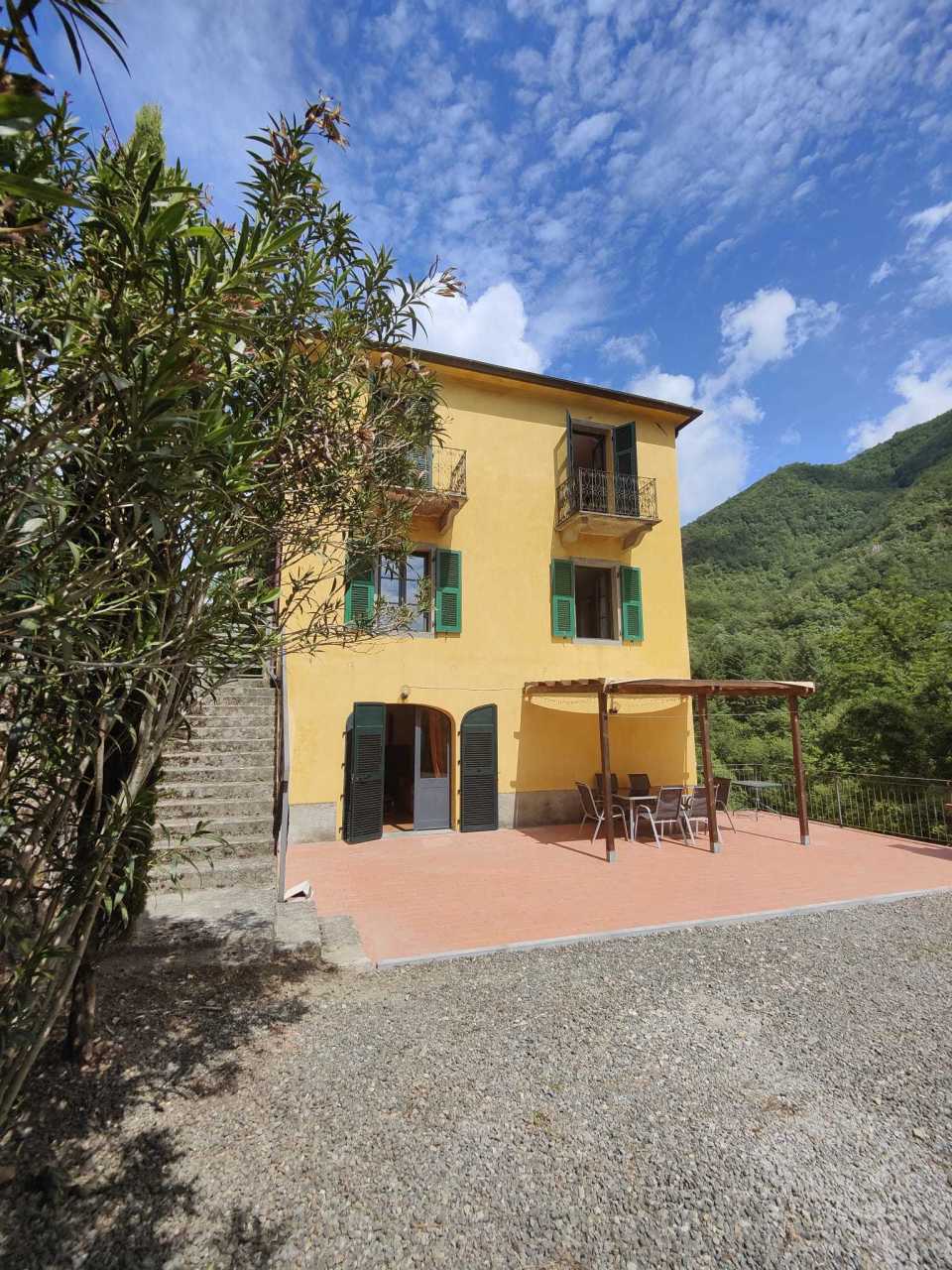 Rustico / Casale in vendita a Licciana Nardi, 10 locali, prezzo € 300.000 | PortaleAgenzieImmobiliari.it