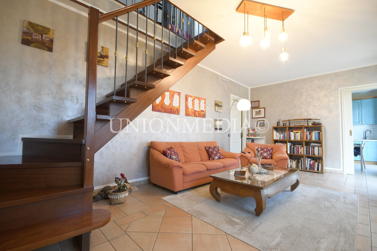 Appartamento in vendita a Santo Stefano di Magra, 5 locali, prezzo € 248.000 | PortaleAgenzieImmobiliari.it