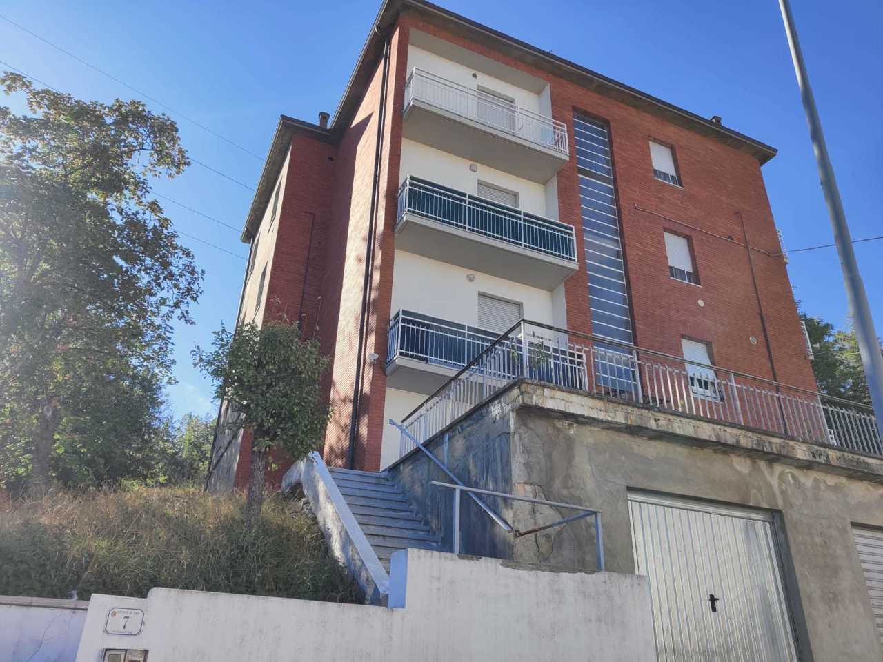 Appartamento in vendita a Fornovo di Taro, 4 locali, prezzo € 53.000 | PortaleAgenzieImmobiliari.it