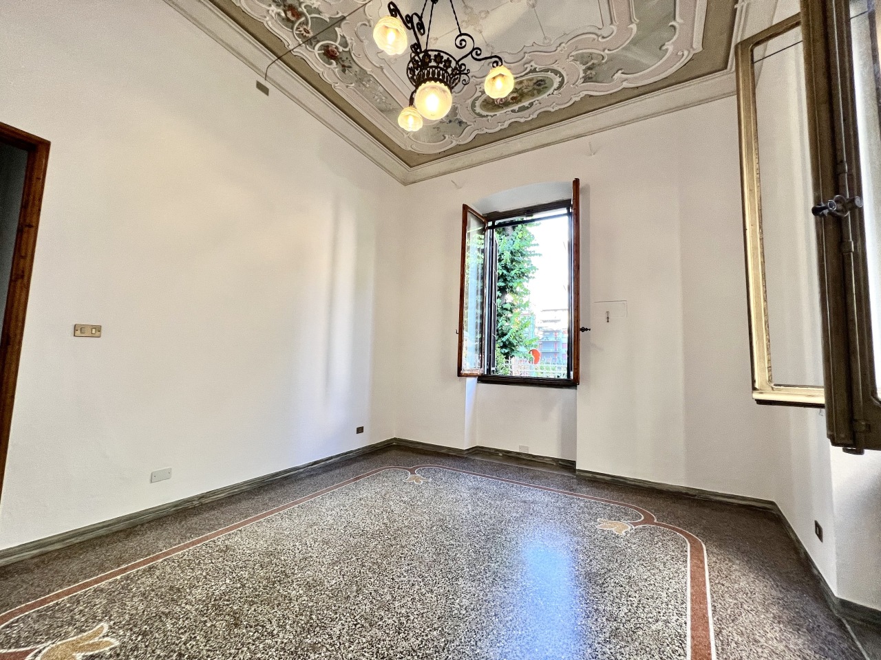 Appartamento in vendita a Lavagna, 8 locali, prezzo € 750.000 | PortaleAgenzieImmobiliari.it