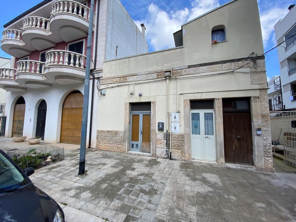 Appartamento in vendita a Casamassima, 5 locali, prezzo € 129.000 | PortaleAgenzieImmobiliari.it