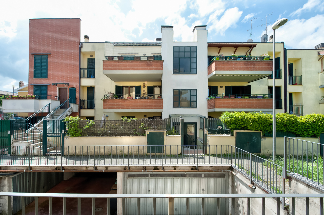 Appartamento in vendita a Grottaferrata, 6 locali, prezzo € 240.000 | PortaleAgenzieImmobiliari.it