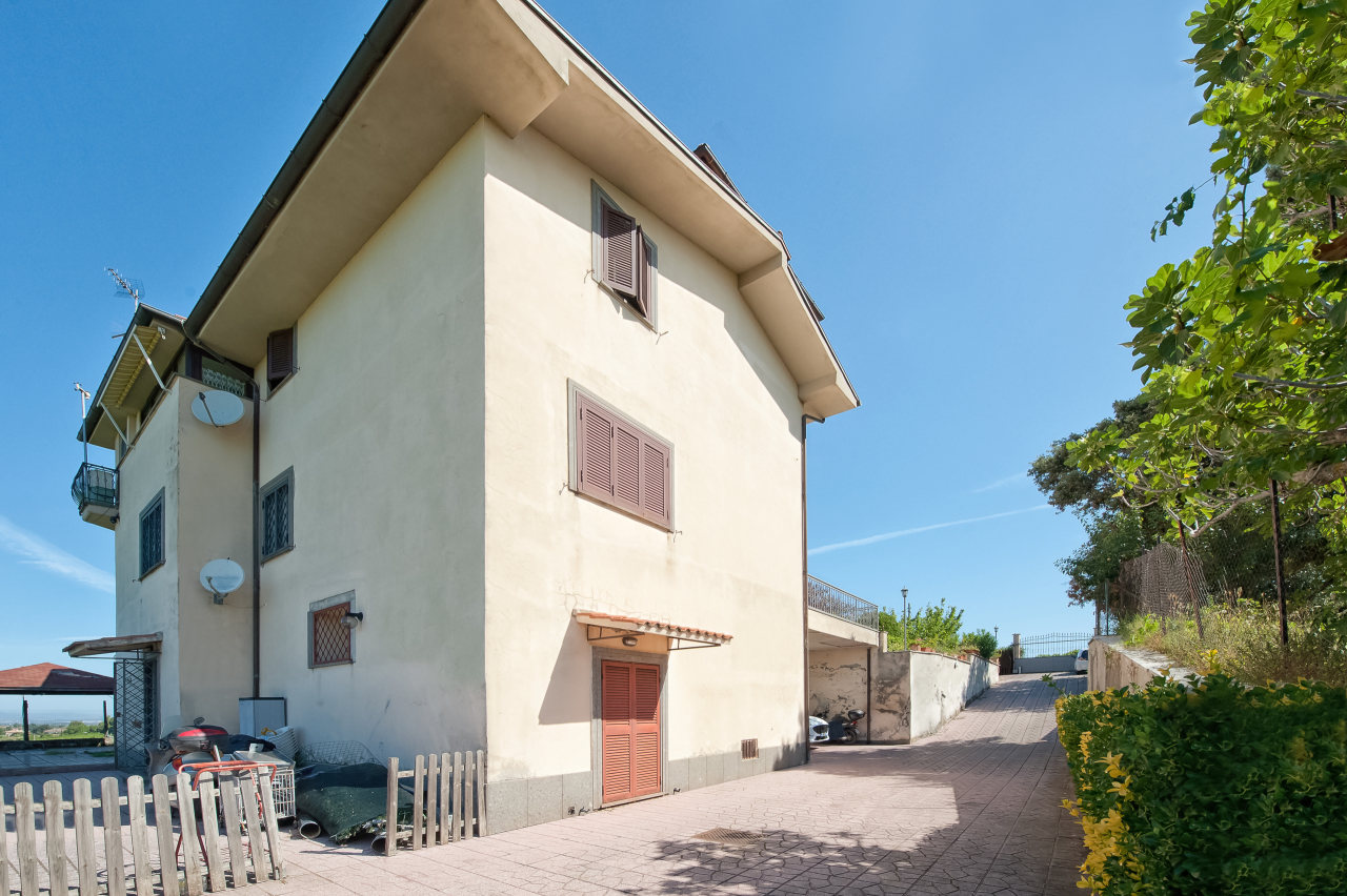 Appartamento in vendita a Frascati, 5 locali, prezzo € 230.000 | PortaleAgenzieImmobiliari.it