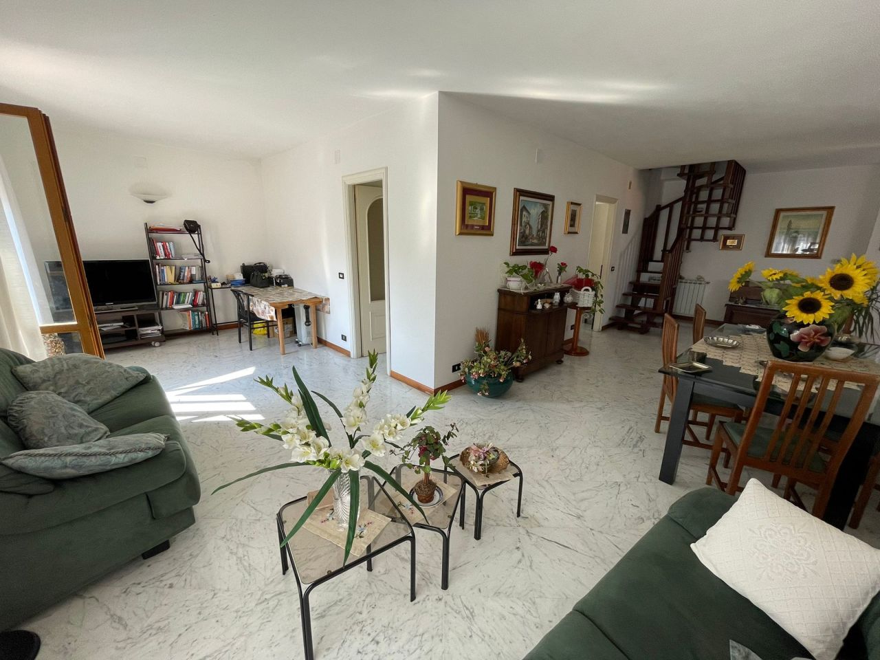 Appartamento in vendita a Santo Stefano di Magra, 8 locali, prezzo € 205.000 | PortaleAgenzieImmobiliari.it