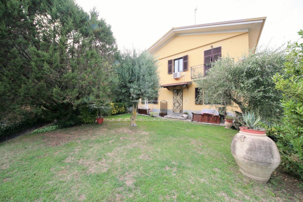 Villa in vendita a Arcola, 6 locali, prezzo € 360.000 | PortaleAgenzieImmobiliari.it