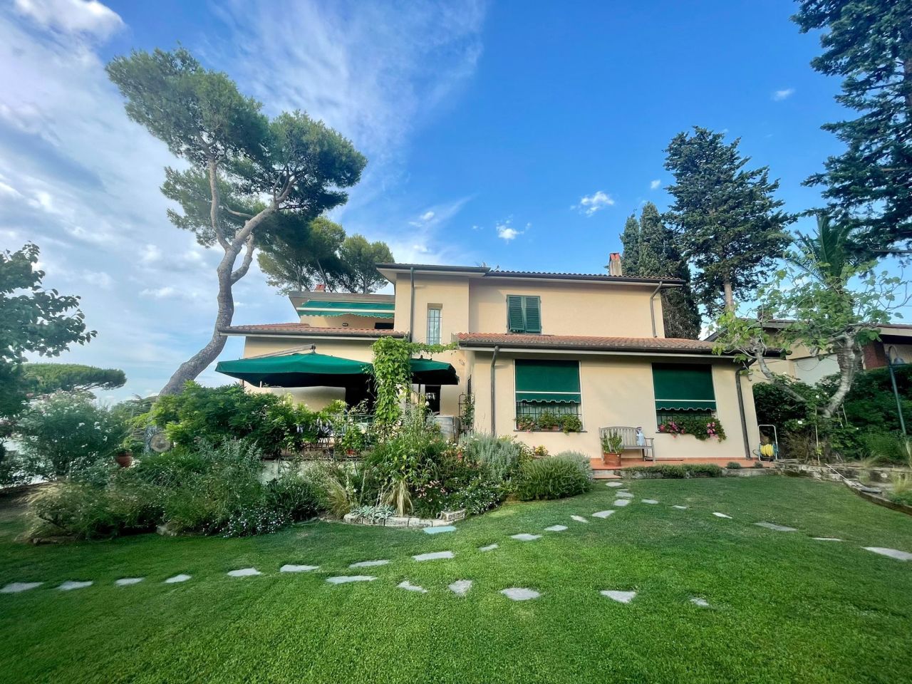 Villa in vendita a Livorno, 12 locali, prezzo € 1.300.000 | PortaleAgenzieImmobiliari.it