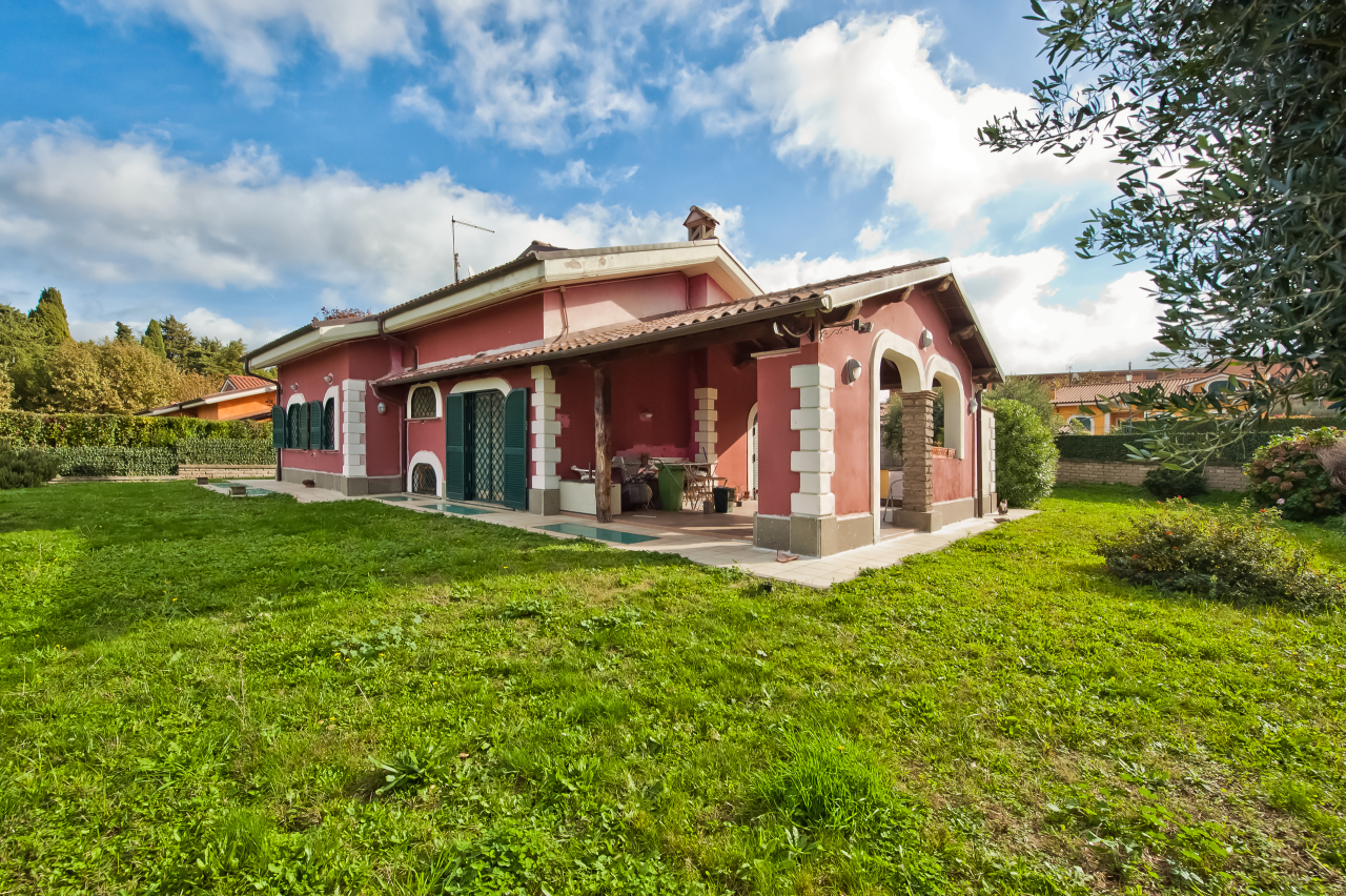 Villa in vendita a Grottaferrata, 10 locali, prezzo € 735.000 | PortaleAgenzieImmobiliari.it
