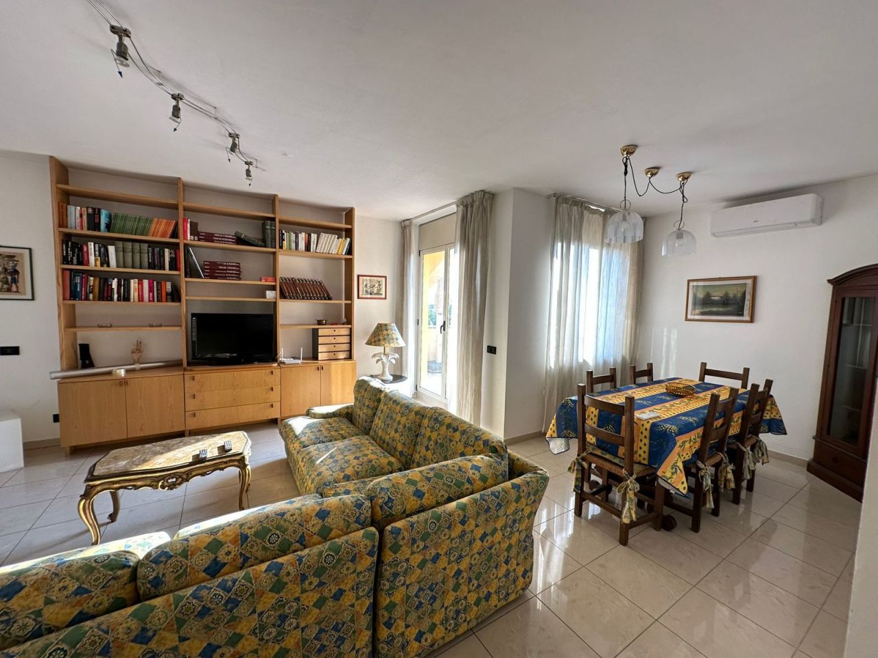 Appartamento in affitto a Sarzana, 5 locali, prezzo € 1.200 | PortaleAgenzieImmobiliari.it