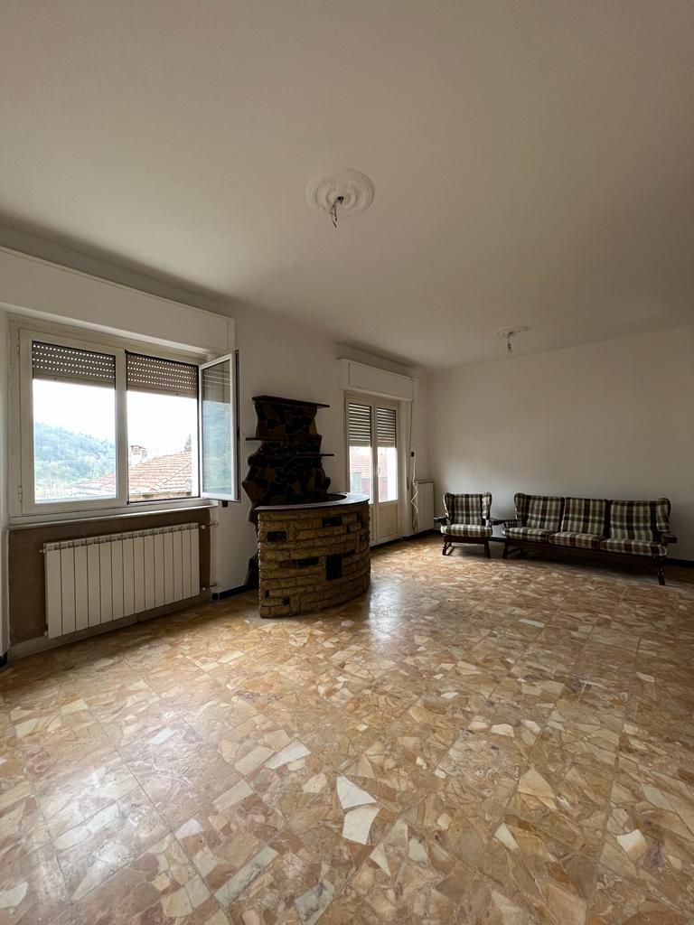 Appartamento in affitto a Aulla, 6 locali, prezzo € 1.000 | PortaleAgenzieImmobiliari.it